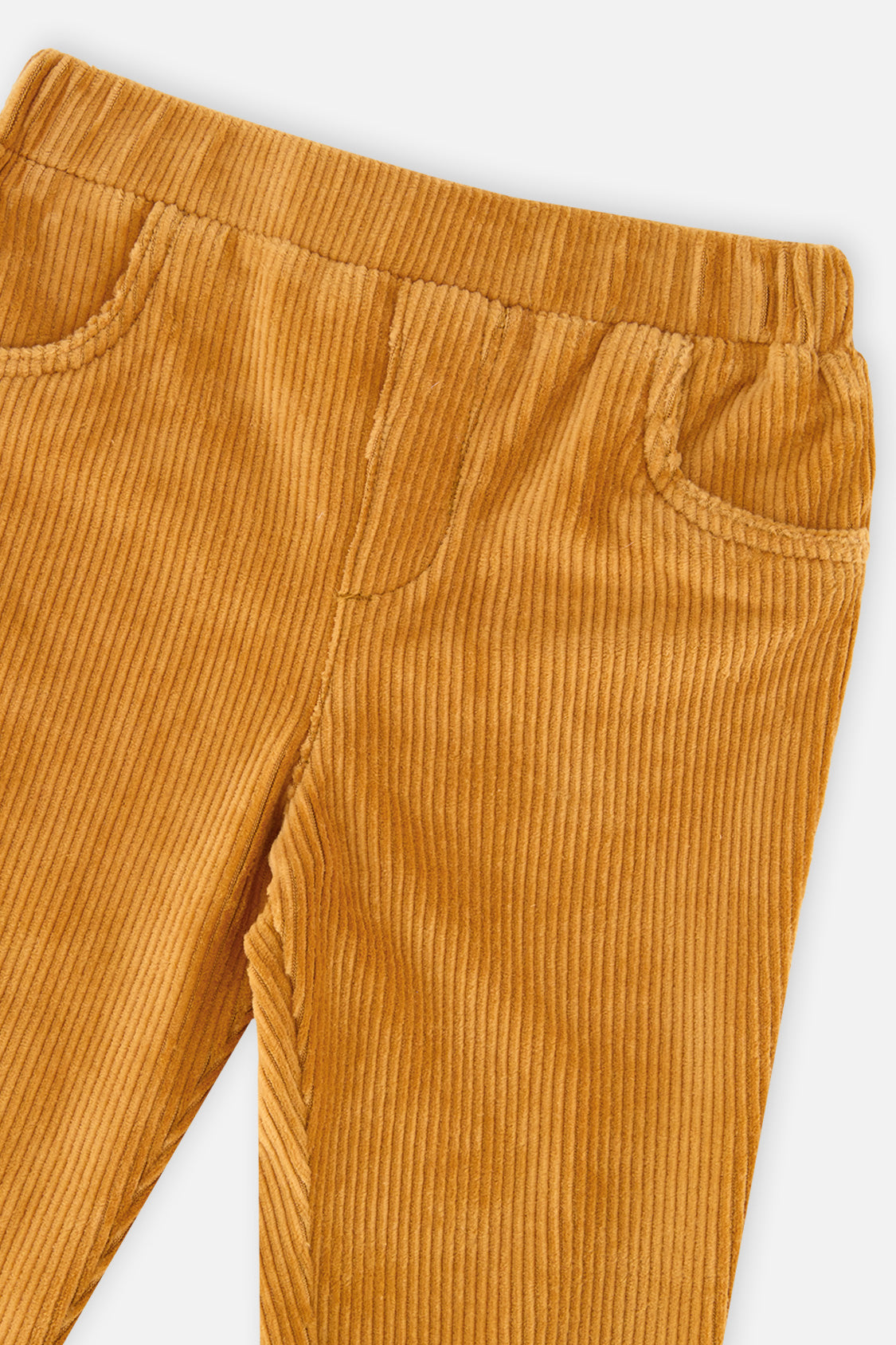 Close-up of the ribbed velour, elastic waistband and front pocket detail