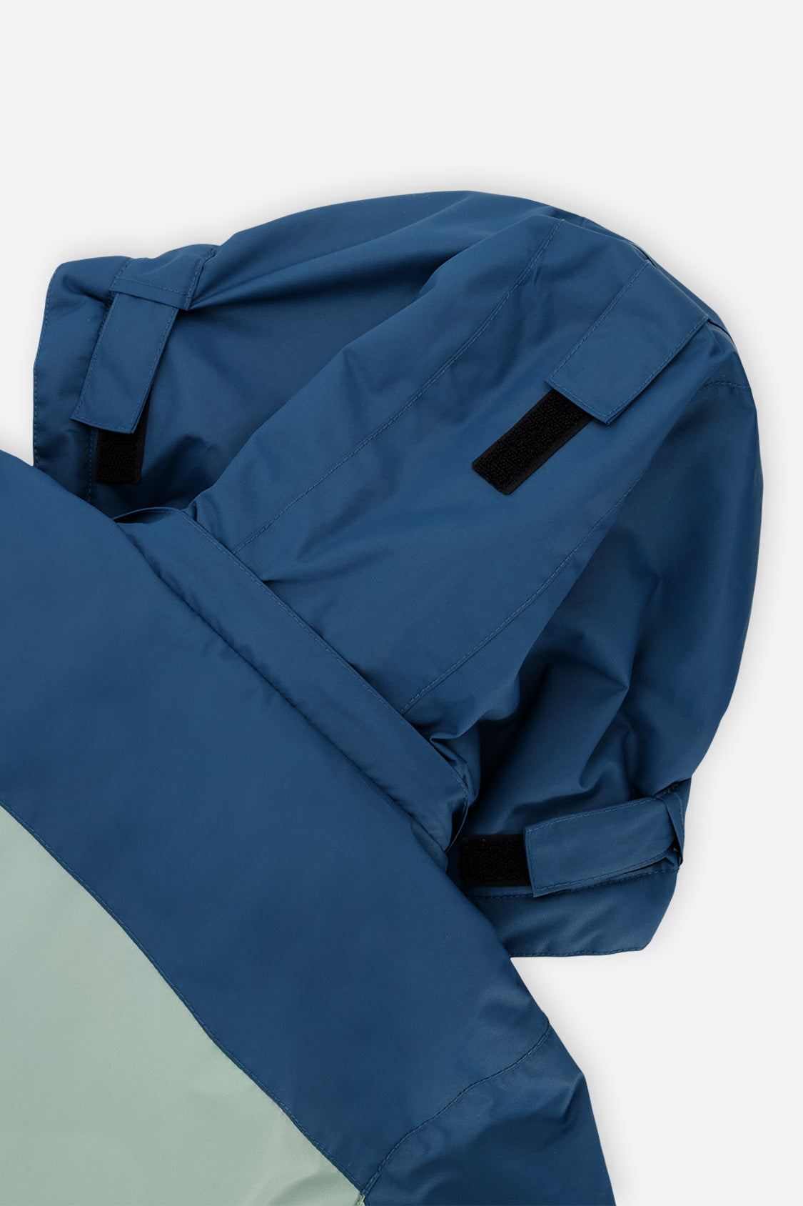 Close-up of the navy TEKNIK hood