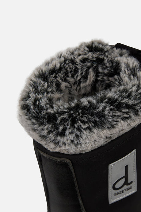 Deux par Deux black kids' winter boots with removable liner, close-up of the faux fur collar trim