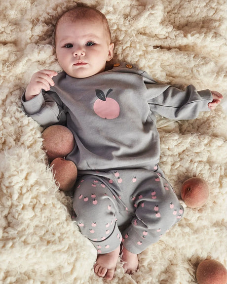 Organic Cotton Top And Printed Pants Set Gray With Apples | Deux par Deux | Jenni Kidz